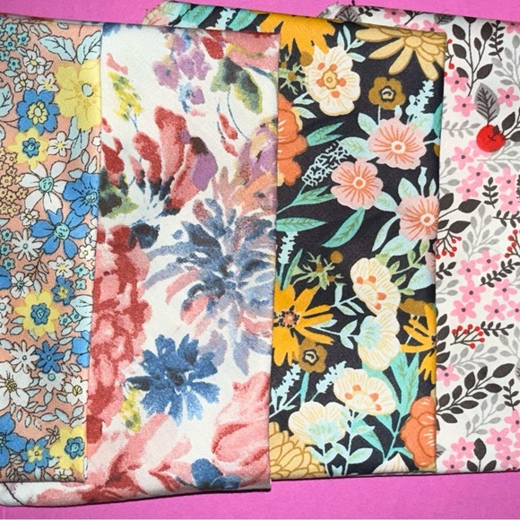 Floral Patterned Fabric Set - Picture 4 of 10